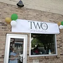 Two Sistas storefront entrance
