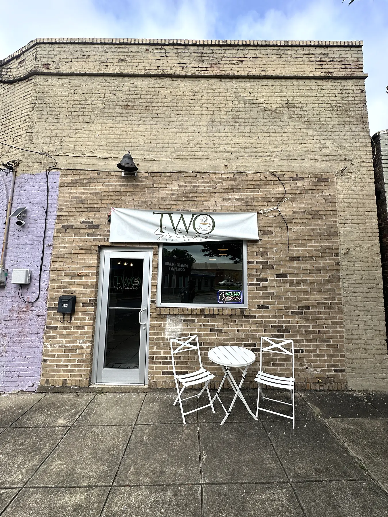 Exterior of Two Sistas Coffee Co.